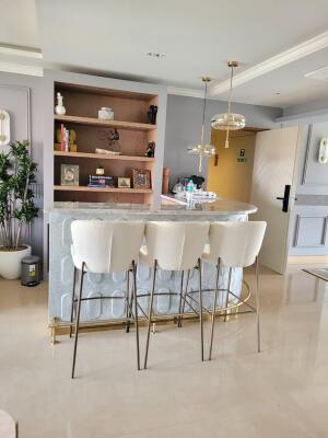 3 BHK Flat in Bandra West, Mumbai