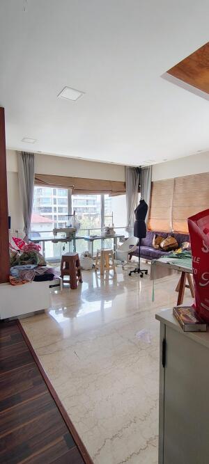 3 BHK Flat in Khar West, Mumbai