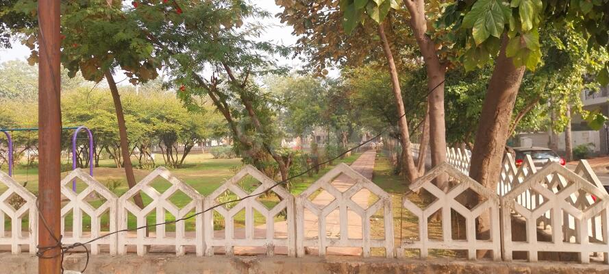 Residential land / Plot in Techoma Estate, Greater Noida