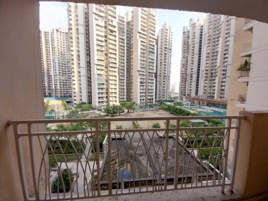 3 BHK Flat in Sector 16C, Greater Noida