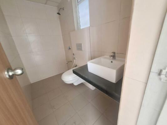 3 BHK Flat in Ghodbunder Road, Thane