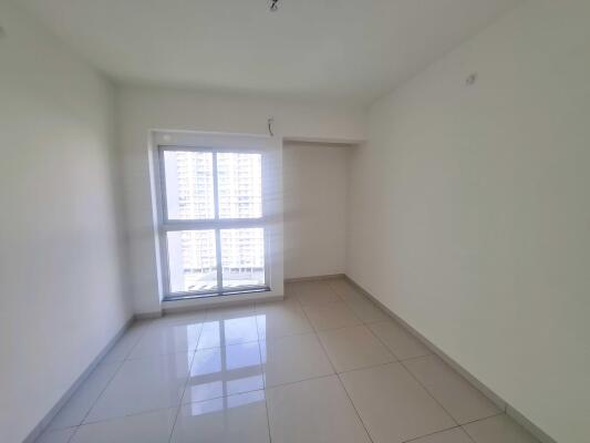 3 BHK Flat in Ghodbunder Road, Thane