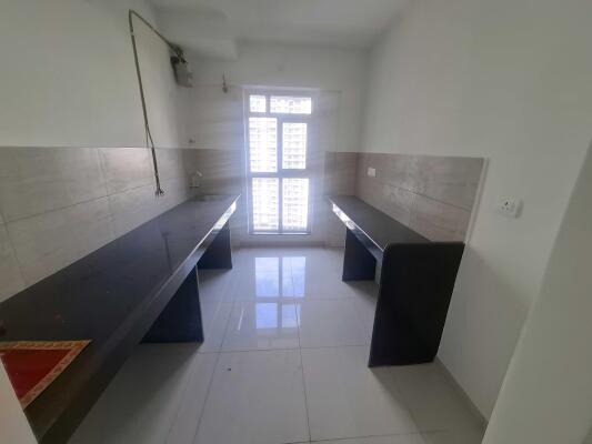 3 BHK Flat in Ghodbunder Road, Thane