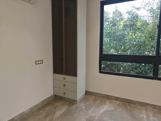 4 BHK Builder Floor in Anand Vihar, Delhi