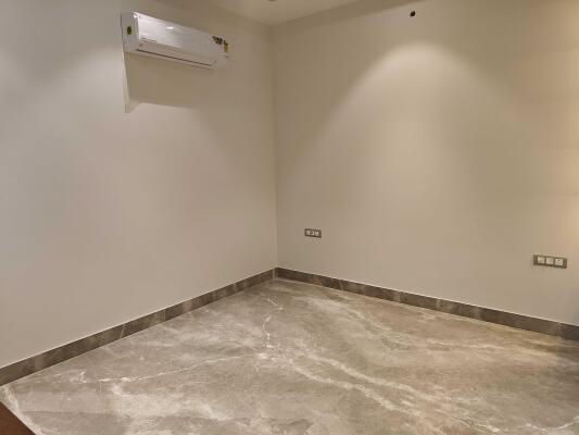 4 BHK Builder Floor in Anand Vihar, Delhi