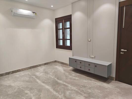 4 BHK Builder Floor in Anand Vihar, Delhi
