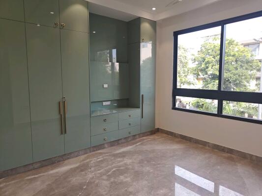 4 BHK Builder Floor in Anand Vihar, Delhi