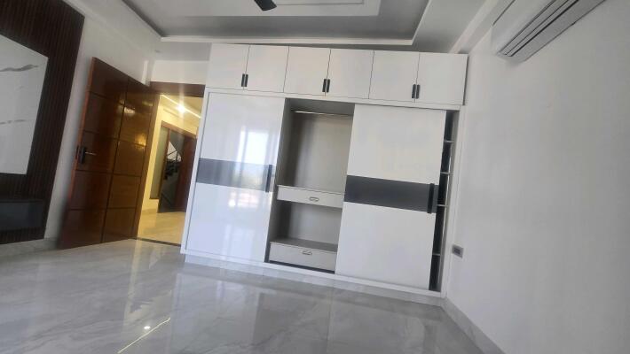 4 BHK Builder Floor in Sector 14, Gurgaon