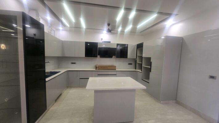 4 BHK Builder Floor in Sector 14, Gurgaon