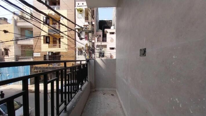 3 BHK Builder Floor in Sector 24 Rohini, Delhi