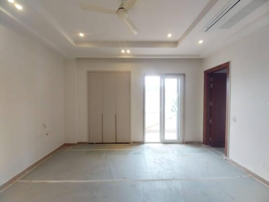 4 BHK Builder Floor in South Extension 2, Delhi