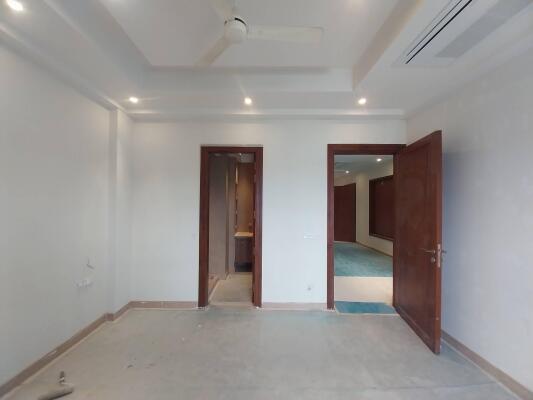 4 BHK Builder Floor in South Extension 2, Delhi