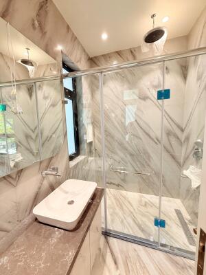 4 BHK Builder Floor in Nehru Enclave, Delhi