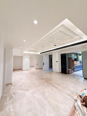 4 BHK Builder Floor in Nehru Enclave, Delhi
