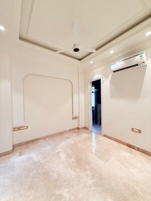4 BHK Builder Floor in Nehru Enclave, Delhi