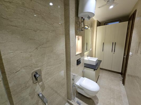 2 BHK Builder Floor in Lajpat Nagar, Delhi