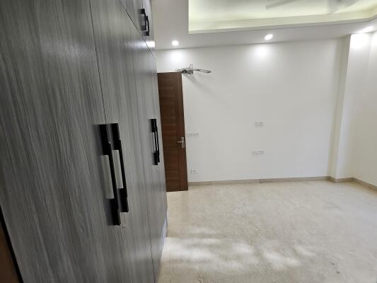 2 BHK Builder Floor in Lajpat Nagar, Delhi