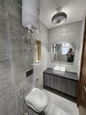 2 BHK Builder Floor in Lajpat Nagar, Delhi