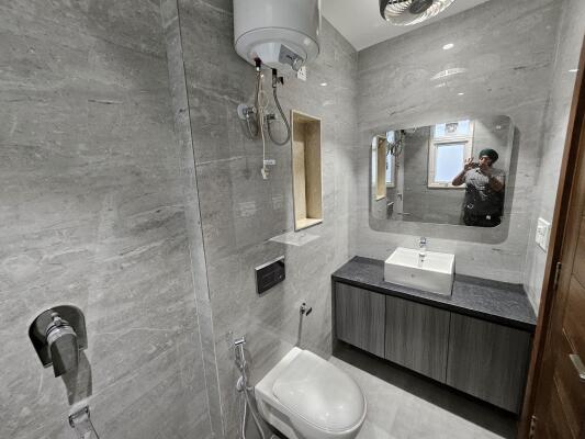 2 BHK Builder Floor in Lajpat Nagar, Delhi