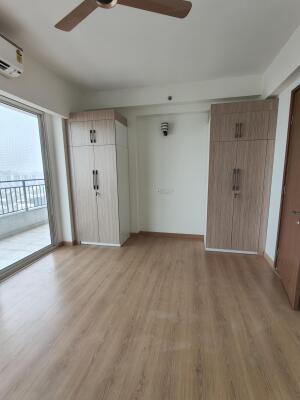 3 BHK Flat in Sector 43, Noida