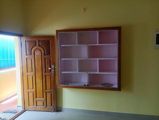 2 BHK Flat in Camp Road, Selaiyur