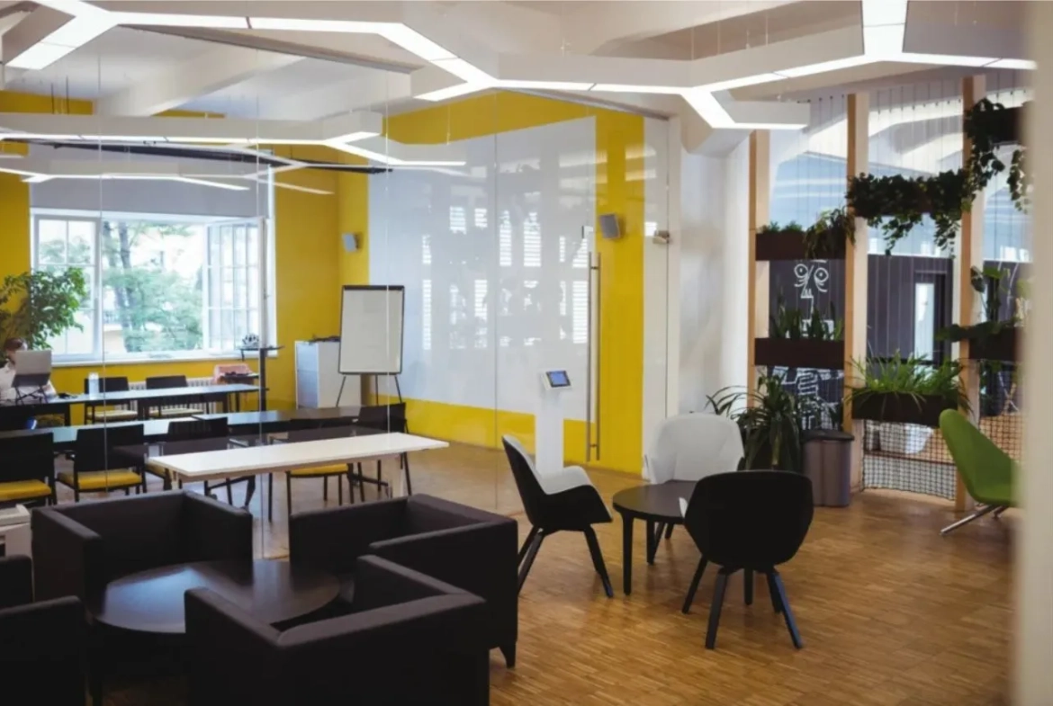 Cheapest Coworking Space in Noida — Perfect for Client Meetings